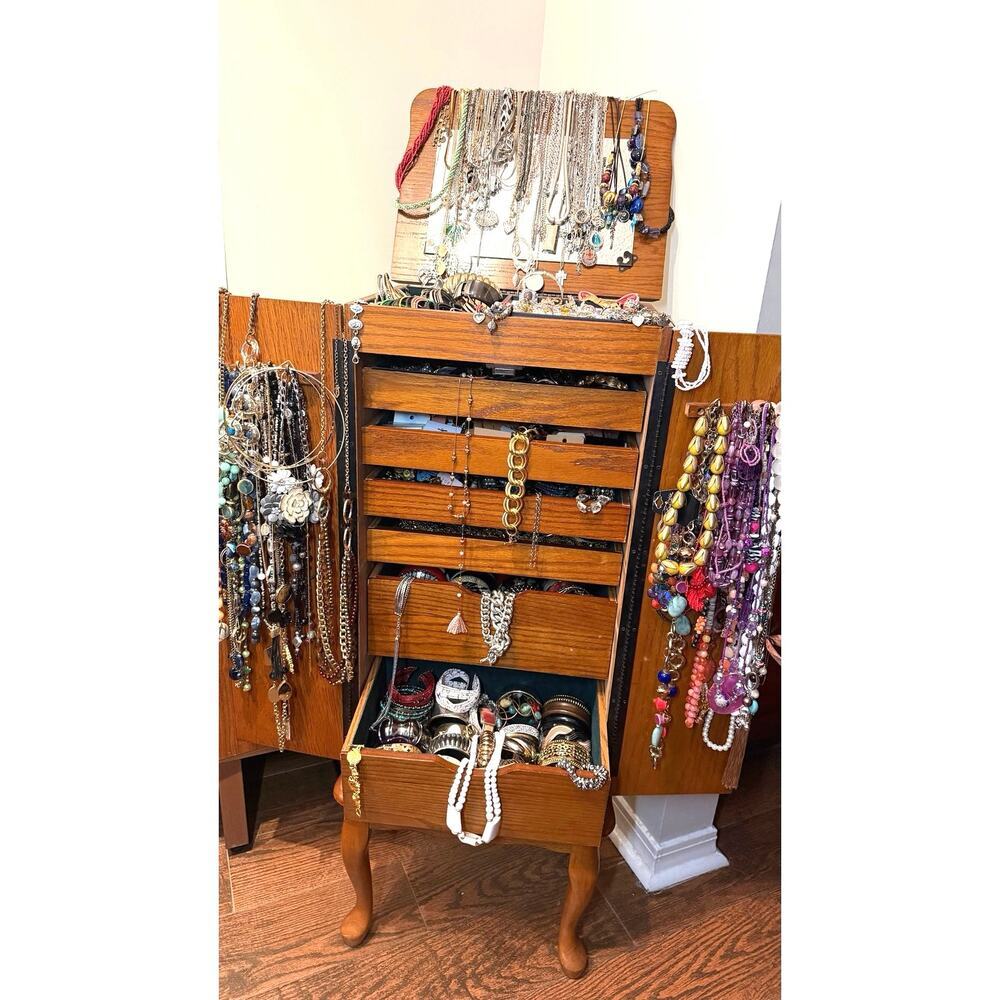 💎 Jewelry Bundle Blowout 🔥 3 ea. Necklaces, Bracelets & Earrings + Add-Ons! ! - Picture 3 of 7